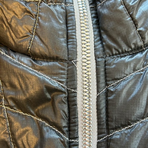 North face thermoball jacket - Picture 3 of 7